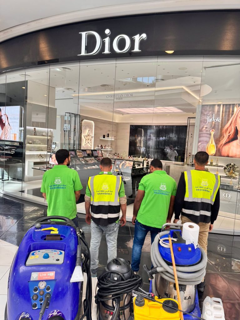 شركة تنظيف مفروشات بالرياض الفرسان كلين لتعقيم الكنب والموكيت